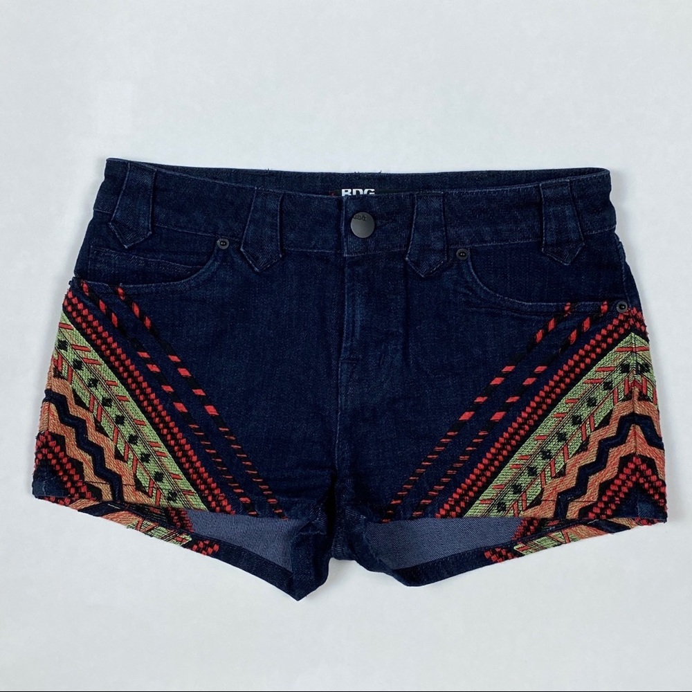 BDG Mid Rise Aztec Detail Short (26)